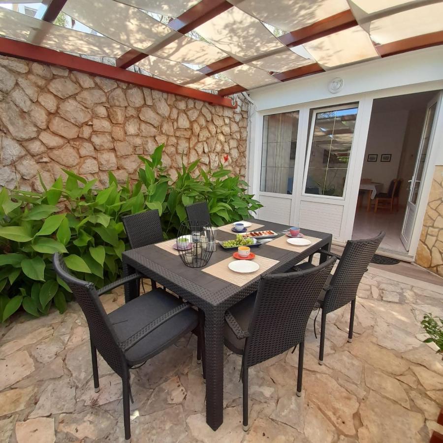 2-Bedroom Apartment 300M From Beach In Punat Ngoại thất bức ảnh