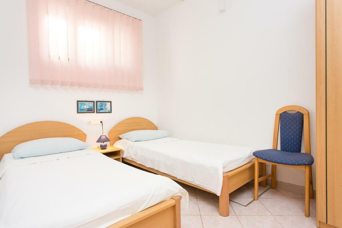 2-Bedroom Apartment 300M From Beach In Punat Ngoại thất bức ảnh